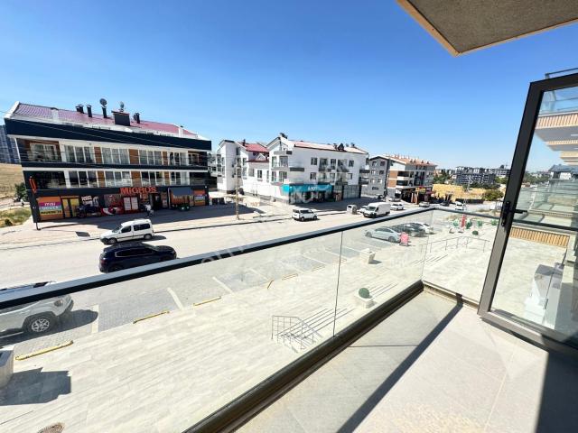 Alaçatıdan Taşpınarda/migros Karşısı/köşe ön Cephe 1+1