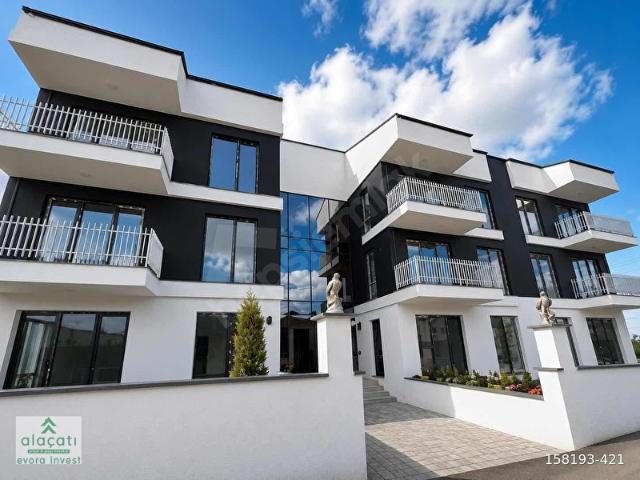 'alaçatı'DAN TAMAMINA KREDİLİ BAHÇE KULLANIMLI LÜKS 1+1