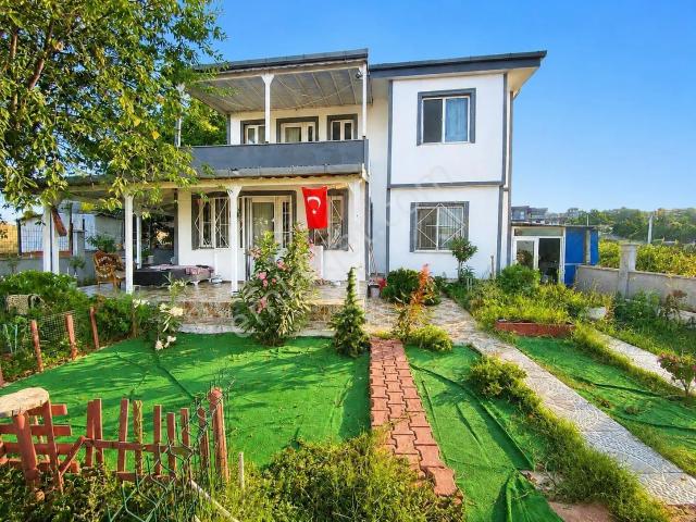 Alaçatı'dan Tekirdağ Topağaç Mah. Deniz Manzaralı Satılık Villa