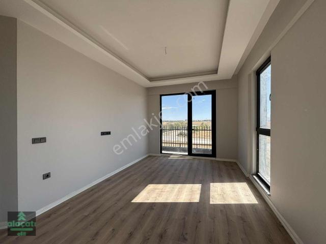 Alaçatı'dan Teraslı Dubleks 2+1 Kiralık Daire