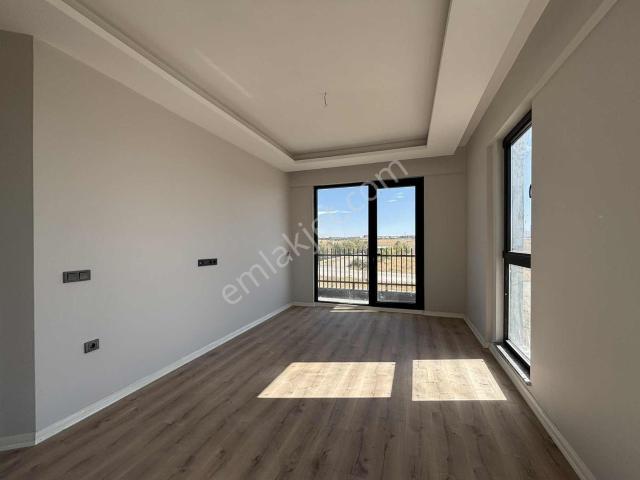 Alaçatı'dan Teraslı Dubleks 2+1 Kiralık Daire
