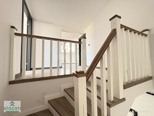Alaçatı'dan 3+1 Bağımsız Mutfaklı Lüks 3+1 Dubleks Daire
