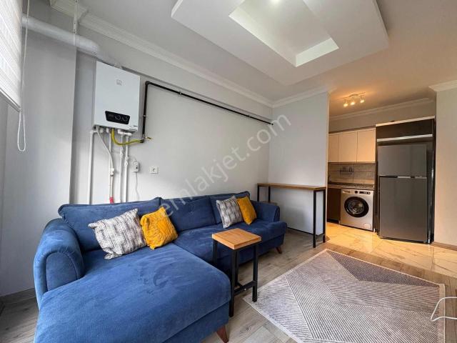 Alaçatı'dan/incek'te/oturuma Hazır/balkonlu 1+1 Eşyalı Daire