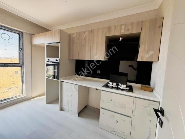 Alaçatı'dan/yerden Isıtmalı/bağımsız Mutfaklı/düz Flat 2+1 Daire