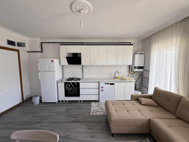 Alaçatı İncek Bulvarda Arakat Ön Cephe Eşyalı Fiberli 1+1 Daire