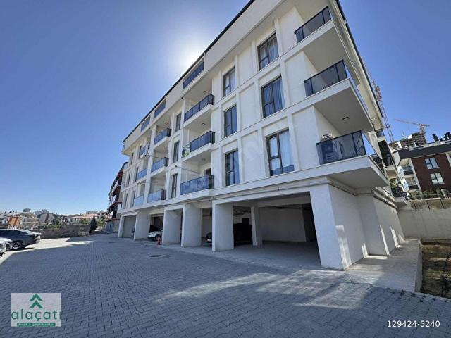 alaçatı^İNCEKTEJEWEL AVM YANINDASİTE İÇİNDE2.KATTAFIRSAT 1+1