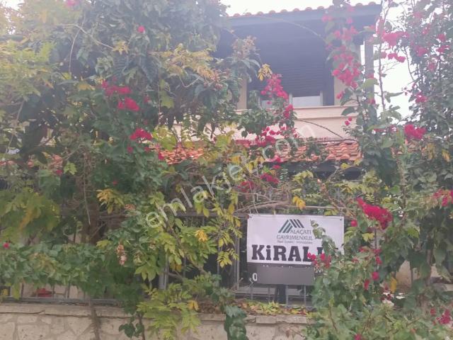 Alaçatı Merkezde Mobilyalı Kış Sezonu İçin Kiralık Villa