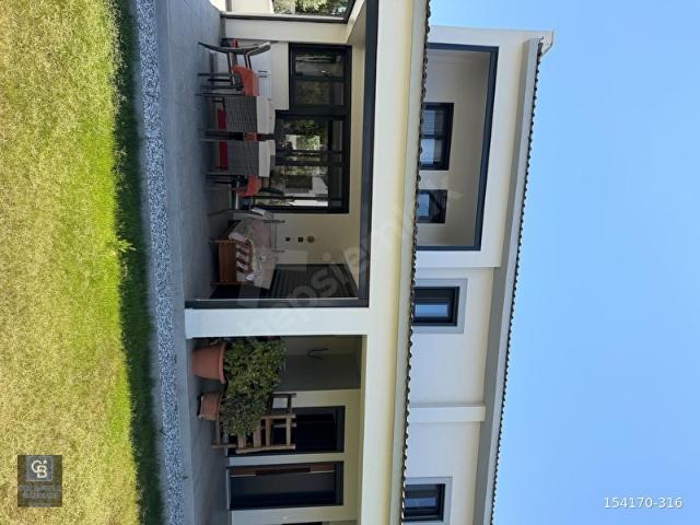 ALAÇATI DA KİRALIK LÜKS VİLLA İÇERİSİNDE 2+1