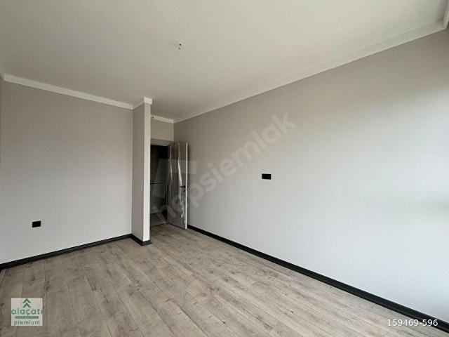 ALAÇATI PREMIUM' DAN CRYSTAL TOWER VADİ 6.Katta MANZARALI