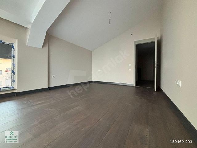 ALAÇATI PREMIUM'dan Cadde Üzeri Sıfır 2+1 Dublex Y.ısıtma