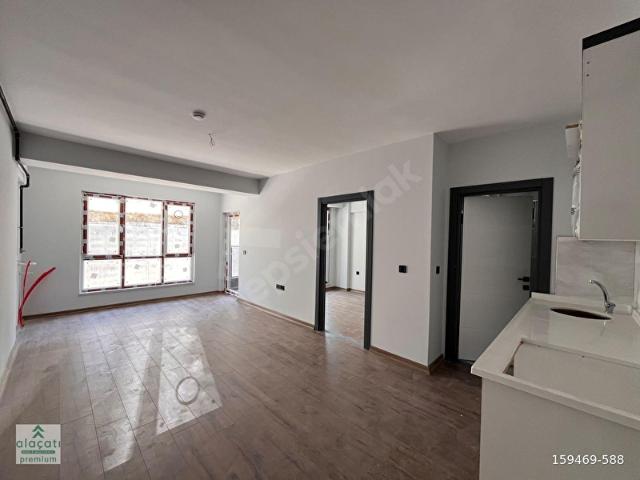 ALAÇATI'DAN Merkezi Lokasyonda, Modern, Oturuma Hazır FIRSAT 1+1