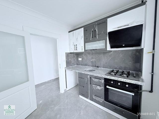 ALAÇATI'DAN ARAKAT ANA CADDE YAKINI 2+1 SIFIR SATILIK DAİRE