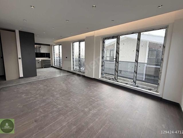 ALAÇATI'DAN GÜNEY CEPHEMERKEZİ KONUMÇATI EĞİMSİZ 3+1