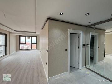 ALAÇATI'DAN İLKER CADDESİNDE TERASLI MODERN FIRSAT 3+1 DUBLEKS