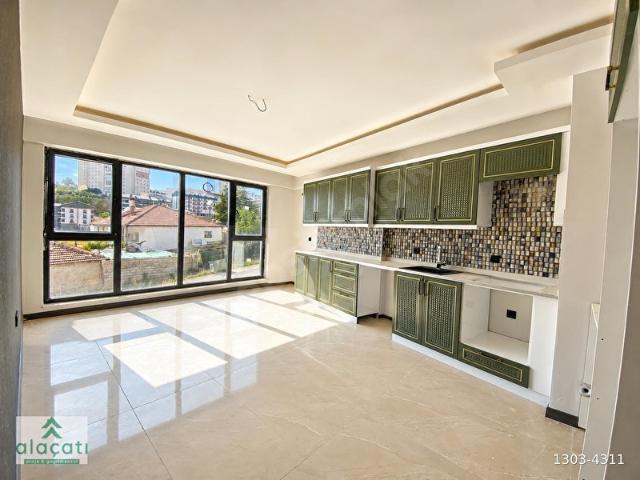 ALAÇATI'DAN İNCEK KIZILCAŞAR'DA ARAKATTA GENİŞ 1+1 SATILIK DAİRE