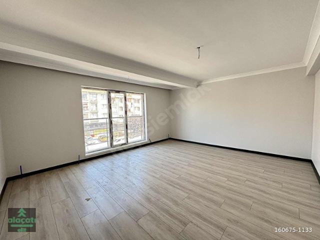 ALAÇATI'DAN TAMAMINA KREDİLİ CADDE ÜSTÜ BAĞ.MUT. 3+1 DAİRE