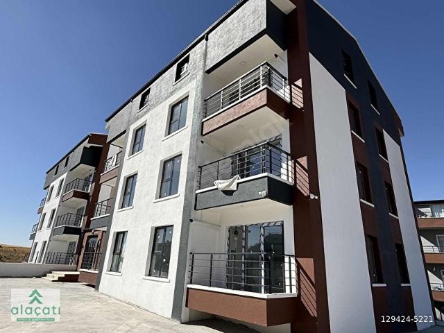 ALAÇATI'DAN YERDEN ISITMALIGÜNEY CEPHEFIRSAT 3+1