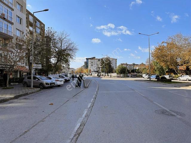 Âlâ Emlaktan Sakarya Cadde Paraleli 3+1 Yapılı Masrafsız Daıre