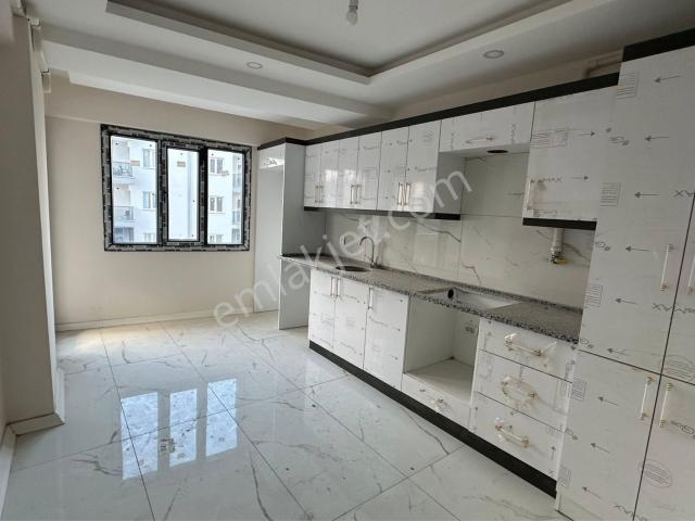 Alaşehir Yeni Mahallede 3+1 Kapalı Mutfak
