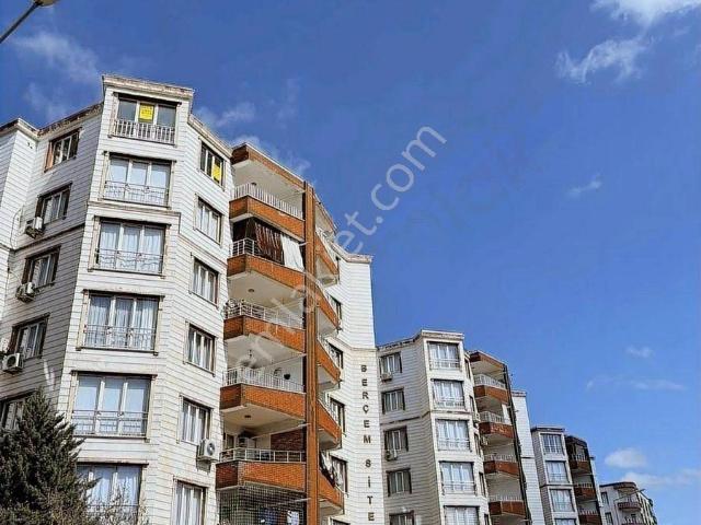 Alaaddin Okçu K İ R A L I Y O R Çamlıtepe'de Site İçersinde 3+1