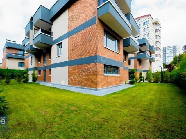 Alacaatlı Berceste Villalarında 5+1 Satılık Villa