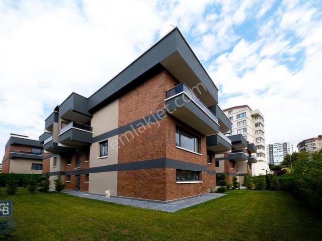 Alacaatlı Berceste Villalarında 5+1 Satılık Villa