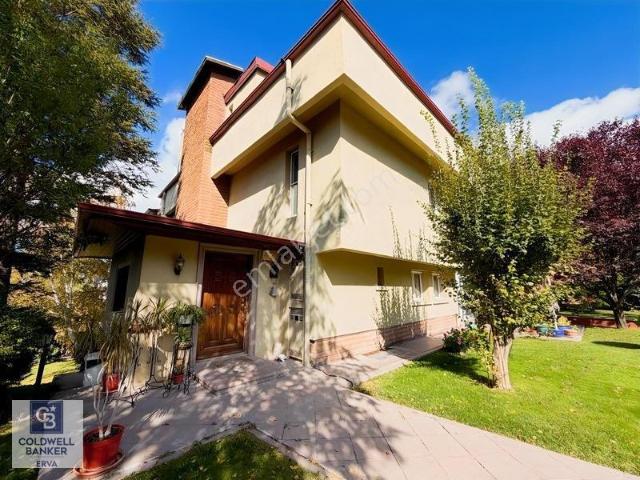 Alacaatlı Gama Sitesi Kiralık Büyük Tip 5+2 Lüks Köşe Villa