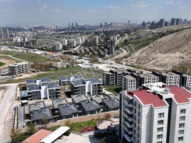 Alacaatlı Mah. Saka Villa Sitesinde Satılık 6+2 Villa
