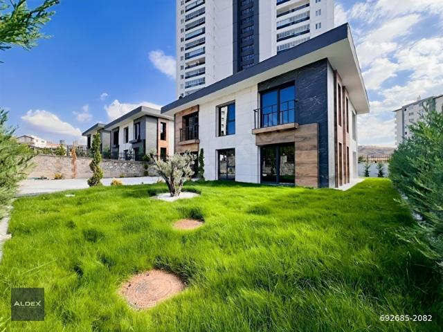 ALACAATLI MAH 7+1 AKILLI EV SİSTEMLİ 390M2 NET SATILIK VİLLA