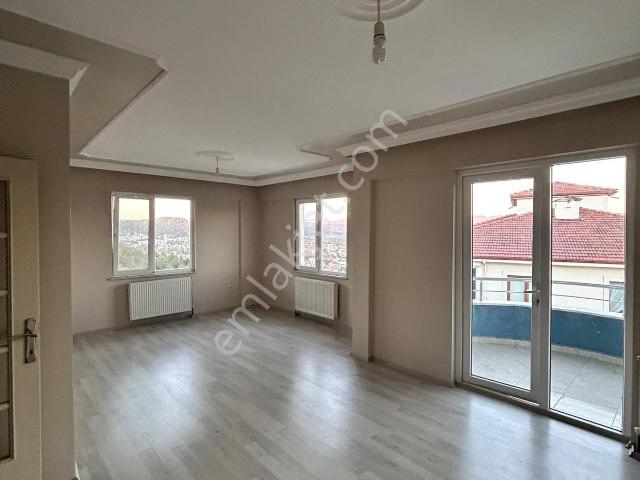 Aladağda | Şehir Manzaralı, Geniş 3+1 Kiralık Daire