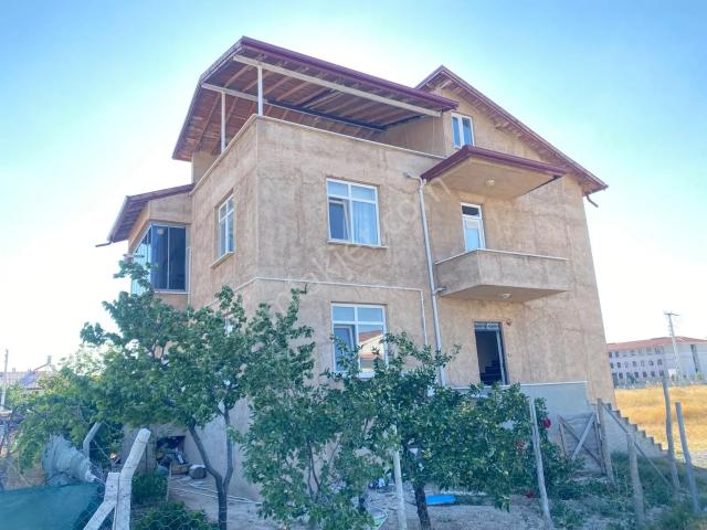 Alakova Mahallesinde 500 M² Arsalı Müstakil Bina Ve Müştemilat