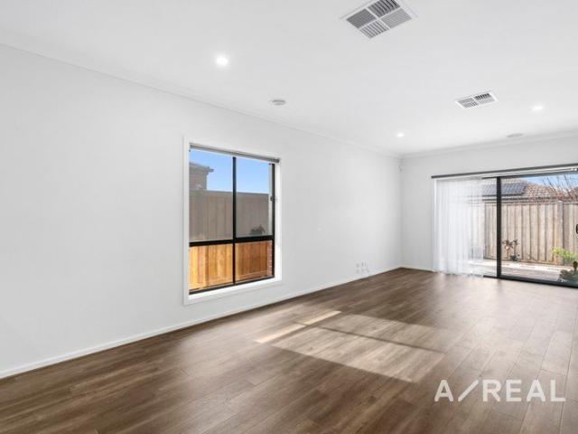 Alamanda K9 College School Zone I Spacious 4 Bedroom Family Home