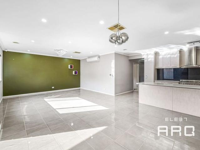 Alamanda School Zone 4 Bedrooms Family Home!