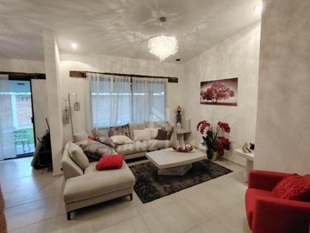 Alamo Country Club: Casa en venta, una planta, tres recamaras, jardin y terraza
