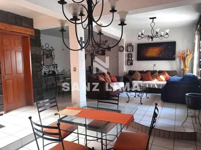 Alamos: Bonita casa tres recamaras con baño completo cada una