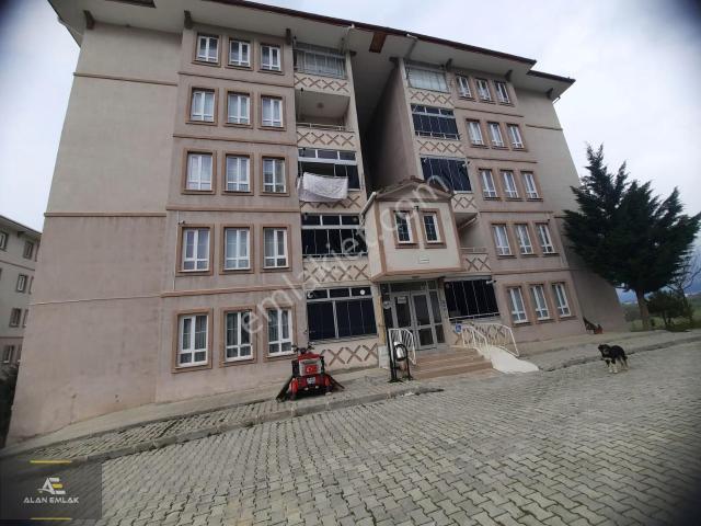 Alan Emlaktan Ladik Toki Konutlarında Arakat Satılık 3+1 Daire