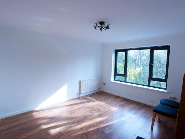 Alan Preece Court, Brondesbury Park NW6, 2 bed flat to rent, £2,250 pcm | PrimeLocation