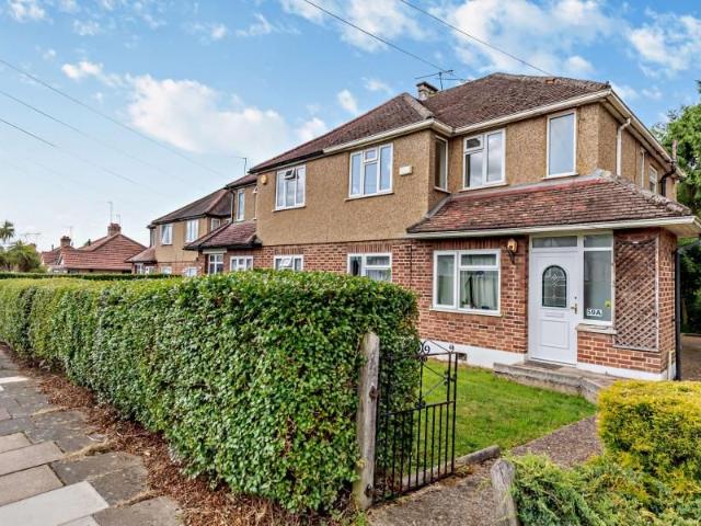 Alandale Drive, Pinner HA5, 2 bed maisonette to rent, £1,750 pcm | PrimeLocation