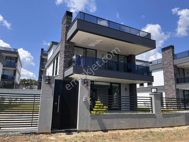 Alanlı'da 4+1 Teraslı Full Deniz Manzaralı Eşsiz Trıpleks Satılk