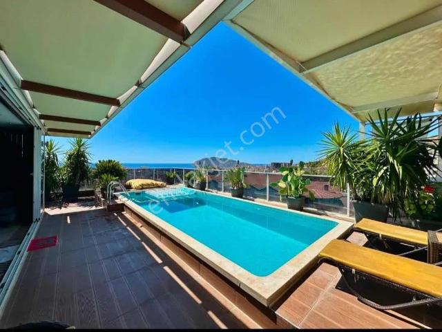 Alanya Cikcilli Özel Yüzme Havuzlu Penthouse