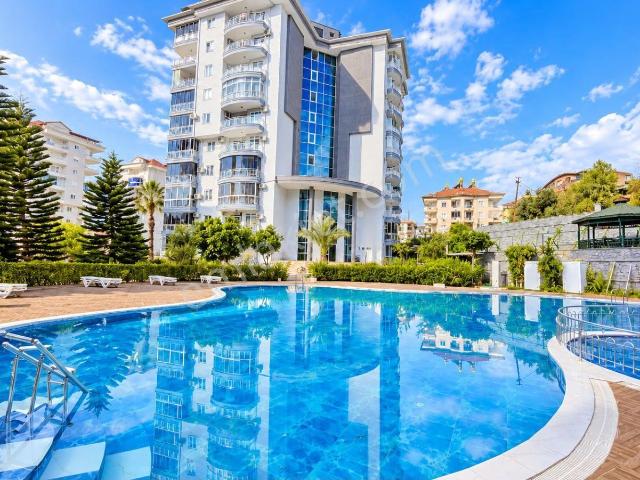 Alanya Cikcilli'de Havuz Ve Şehir Manzaralı 2+1 Daire