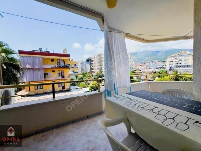 Alanya Cumhuriyet Mahallesi'nde Satılık 1+1 Eşyalı Daire