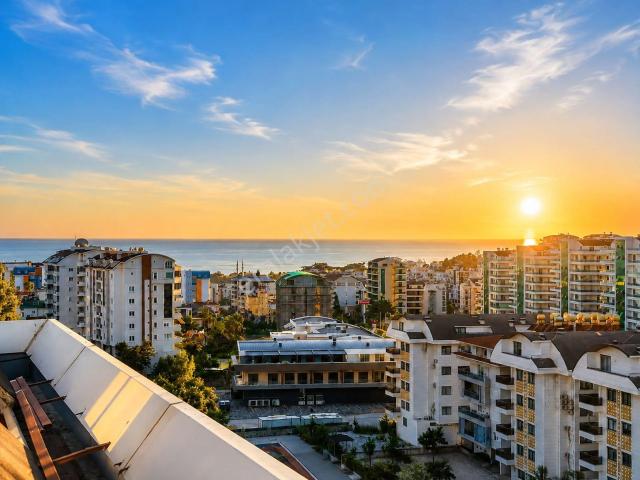Alanya Avsallar’da Denize Yakın Site İçi Manzaralı 2+1 Dubleks