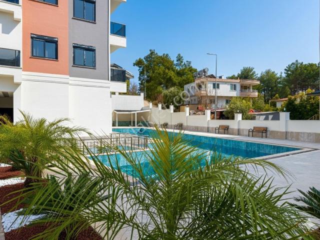 Alanya Avsallar’da Havuzlu Sitede İçerinde Muhteşem 1+1 Satılık Daire