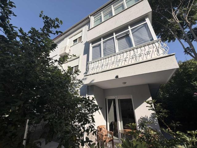 Alanya Avsallarda Denize 300 Mt | Komple Tadilatlı 3+1 Tripleks