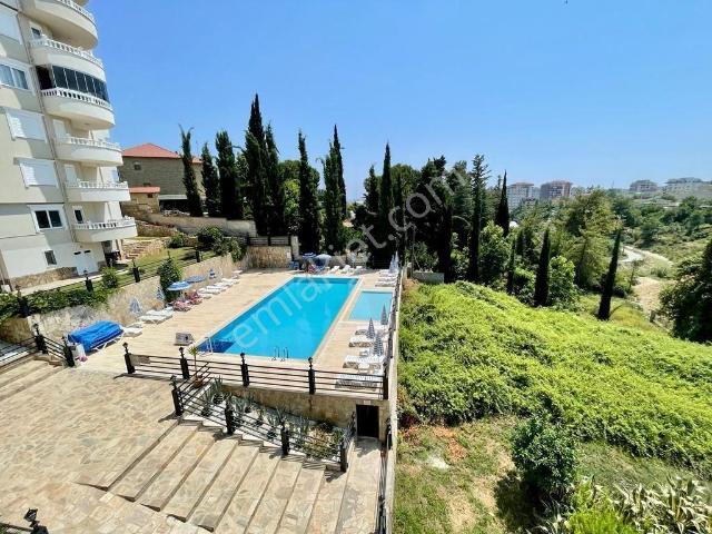 Alanya Avsallarda Havuz Manzaralı Ultra Lüks Eşyalı 2+1 Daire