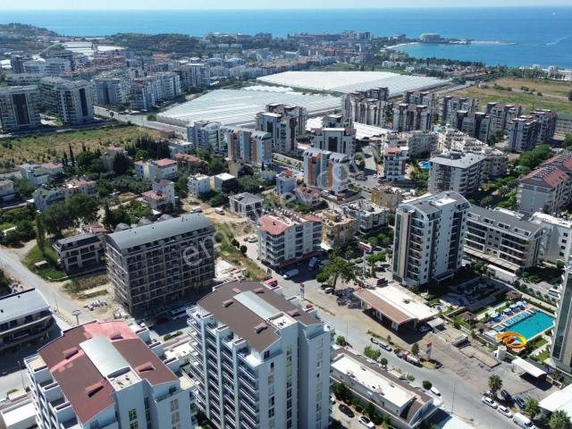 Alanya Avsallar'da Satılık Full Aktiviteli Deniz Manzaralı 5+1 Ayrı Mutfak Daire
