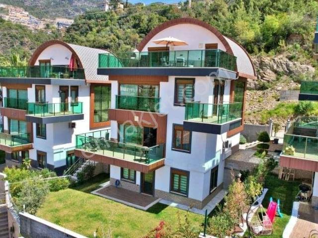 Alanya Bektaş Deniz Manzaralı 3+2 Lüks Planlı Müstakil Satılık Villa