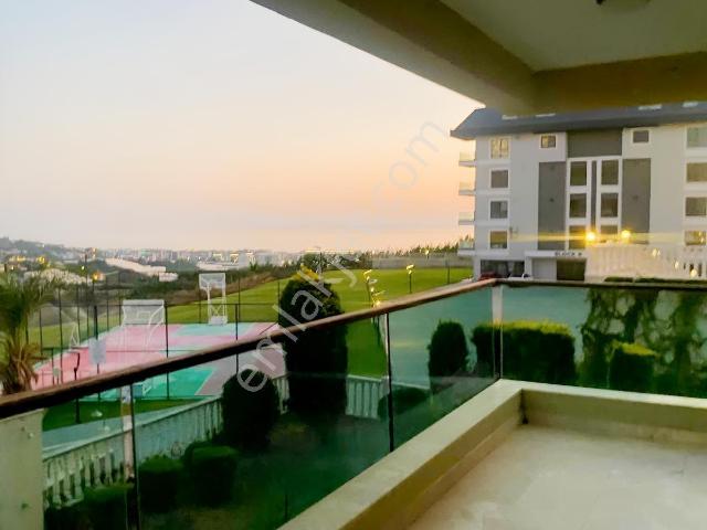 Alanya Gold City Eşyalı Deniz Manzaralı Satılık Lüks Villa