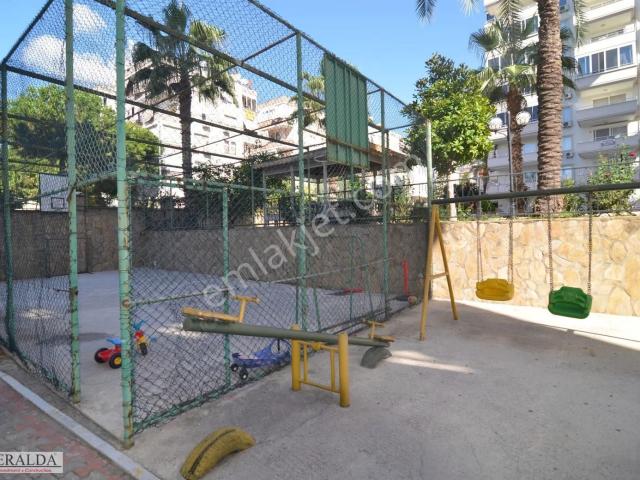 Alanya Galaksi Sitesi'de Satılık 5+1 Çift Daire